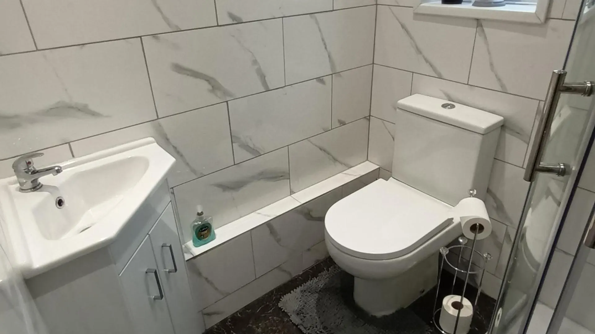 Le Hub - 1Br Apartment - Sleeps 2 - Wifi 리즈 0*,